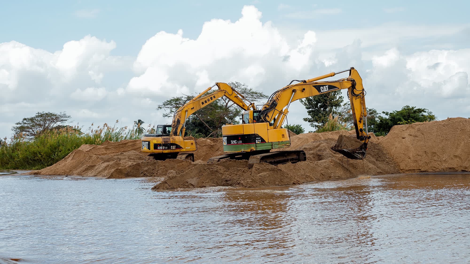 Ellyz excavators working a riverbank site in Tanzania